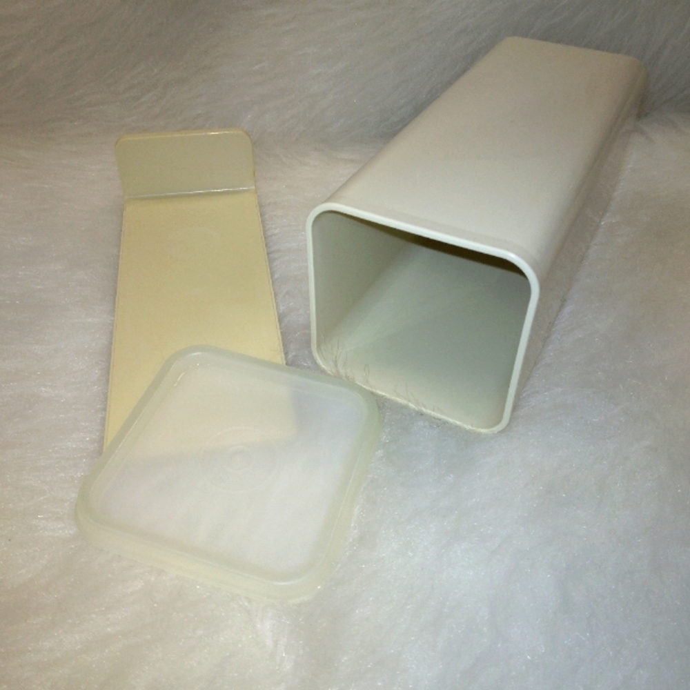 TUPPERWARE 1827-6 Vintage 3 piece cheese keeper, almond beige, 7 inches …